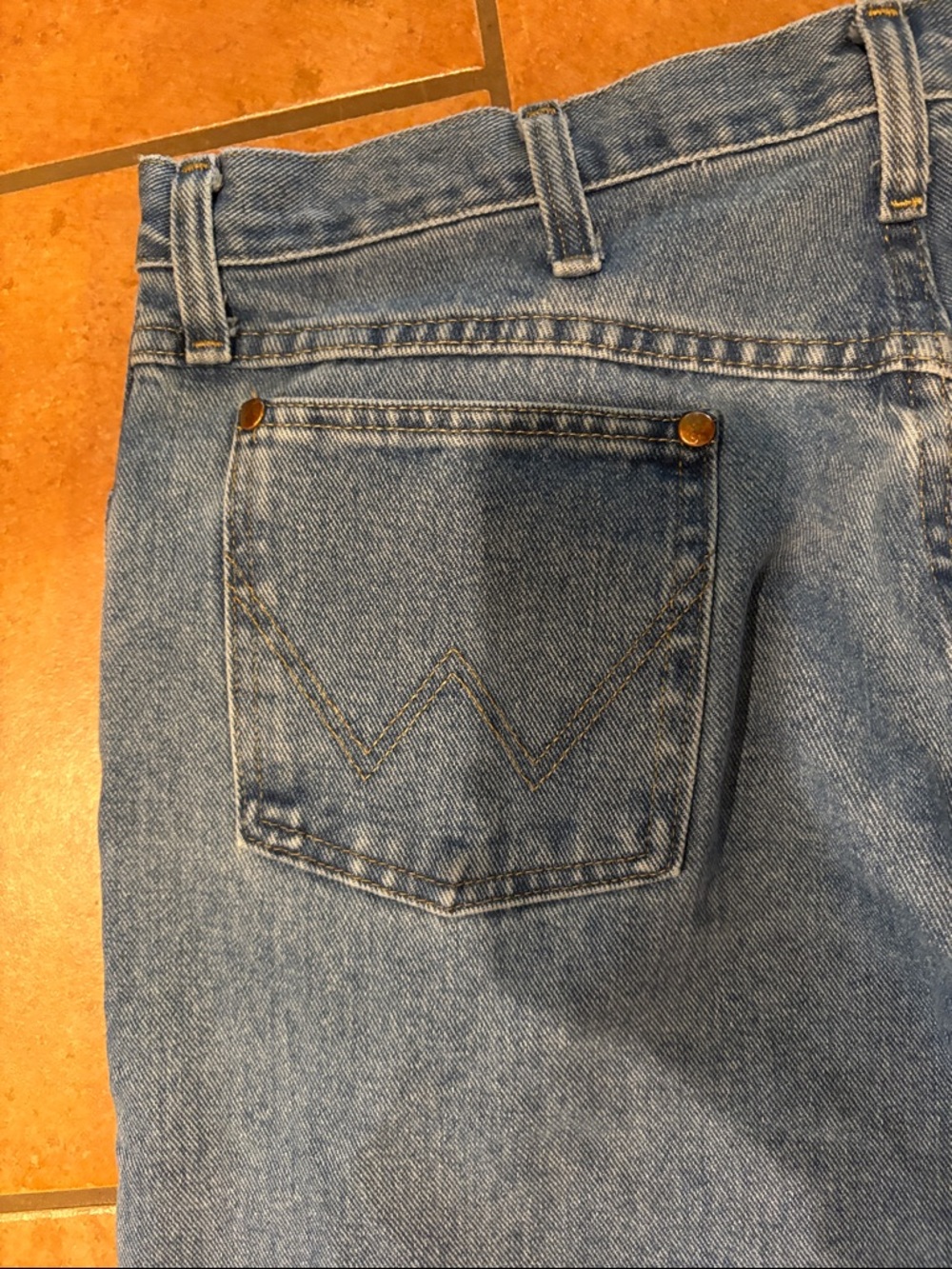 Wrangler Men's Light Blue Straight-Leg Jeans - Picture 14 of 16